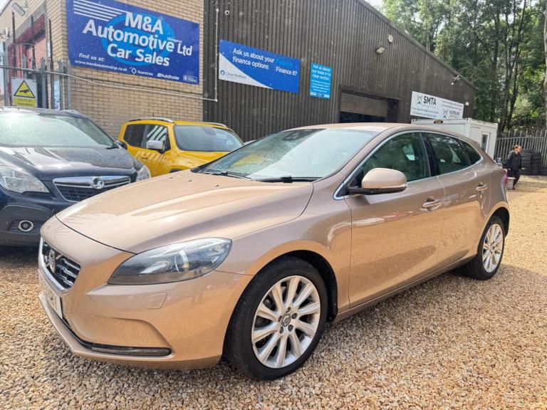 2013 Volvo V40 D3 SE Lux Nav 5dr HATCHBACK DIESEL Manual