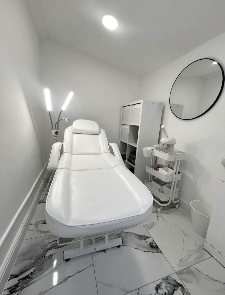 Private Beauty Room to Rent – South Norwood | £450pm