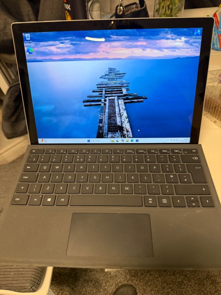 Microsoft surface pro 1960 | i5 11th gen | 8gb ram