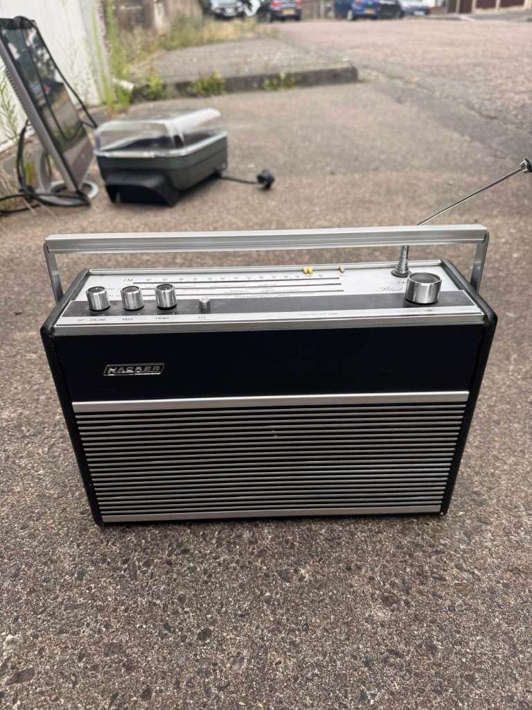 Vintage Stereo Receiver Amplifier Black Knight Hacker Transition Radio FM-RP 74 MP – Good Condition