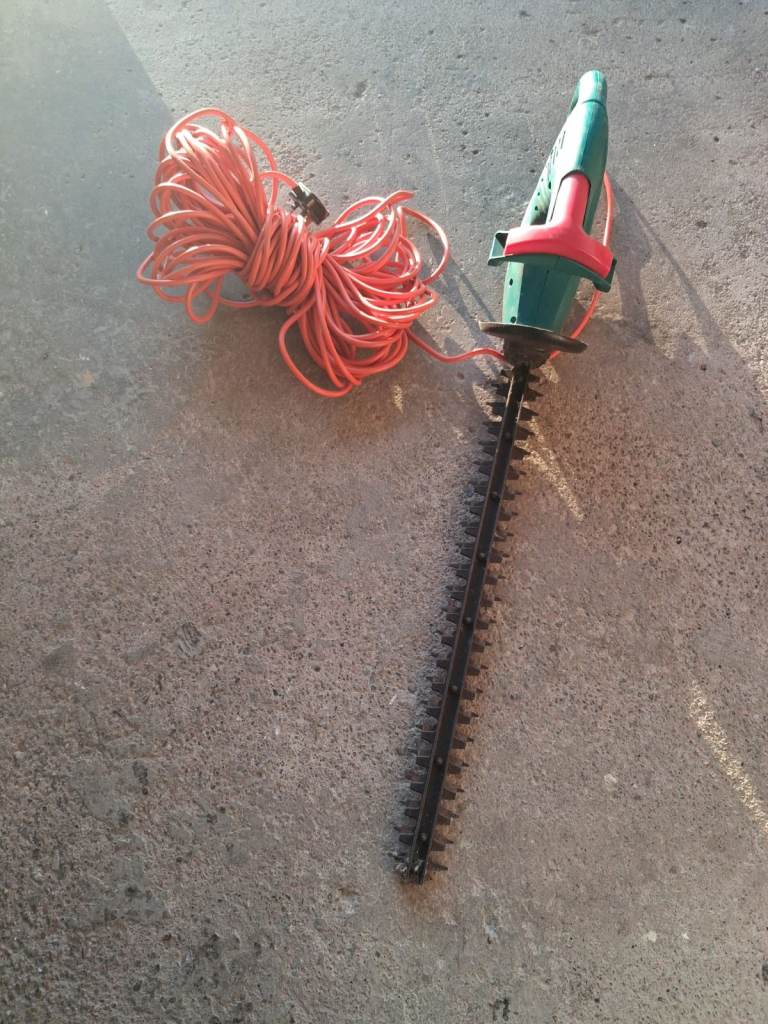 Hedge Trimmer electric with extra long cable 