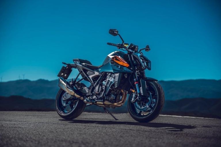 2024 KTM 990 Duke