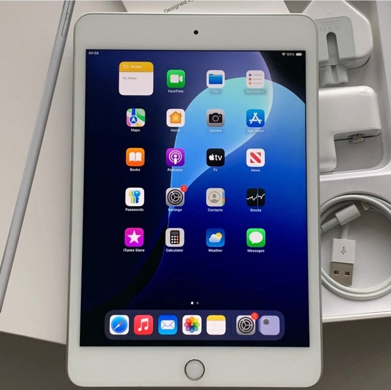 iPad mini 5 silver 64GB Excellent condition 