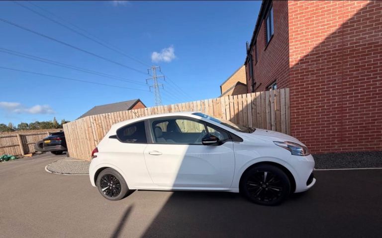 Peugeot, 208, Hatchback, 2018, Manual, 1199 (cc), 3 doors