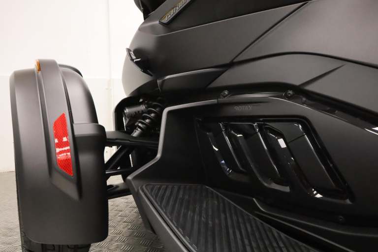 2025 Can-Am Spyder RT Limited Trike Carbon Black - IN STOCK NOW 