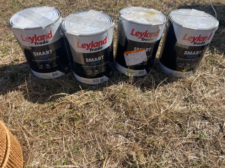 Leyland Trade Smart Matt Magnolia Paint Tins - New