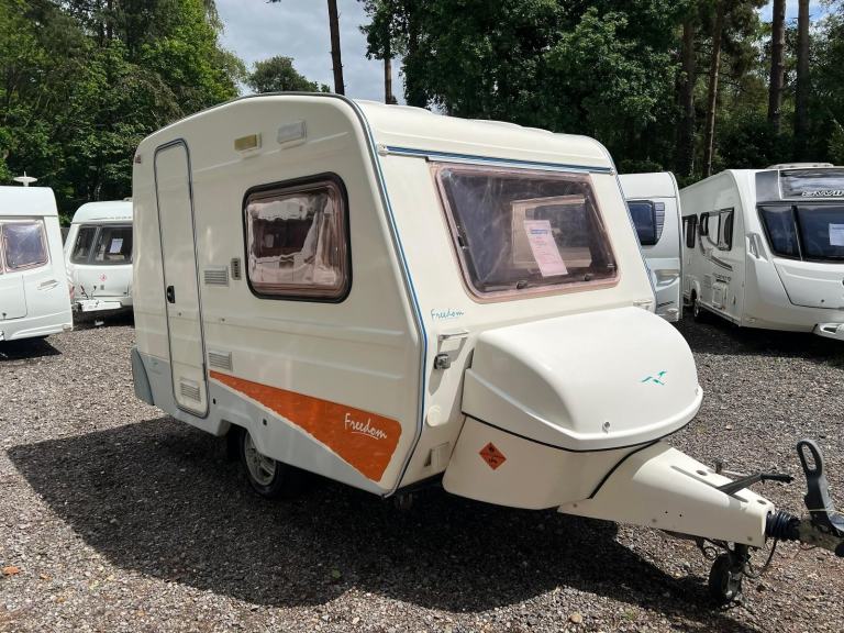 Freedom MICROLIGHT - 2003 - 2 BERTH - LIGHT WEIGHT COMPACT CARAVAN