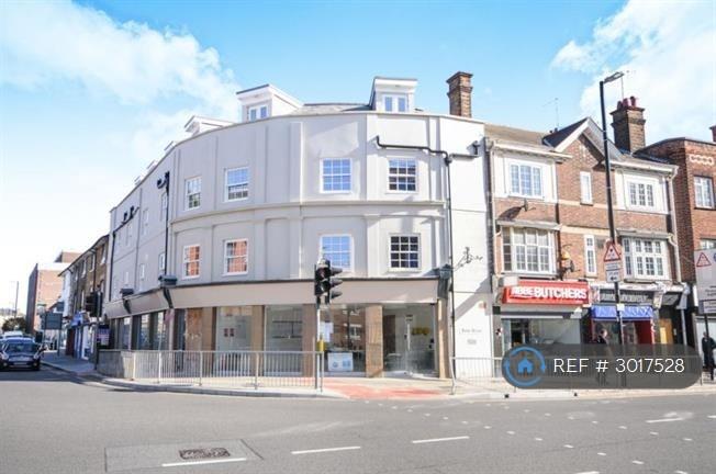 1 bedroom flat in Broomfield Road, Chelmsford, CM1 (1 bed) (#3017528)