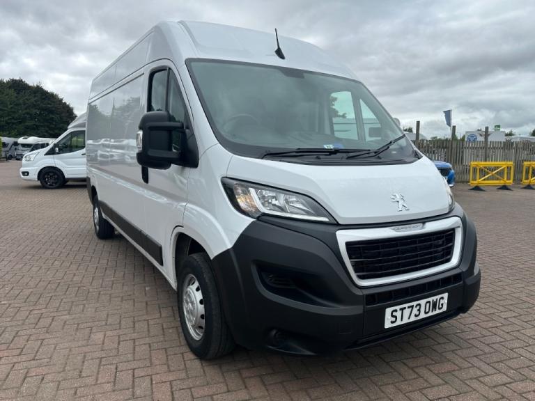  Peugeot Boxer 335 L3H2 Professional Premium+ 2.2 BlueHDi [140ps] Diesel