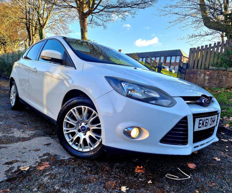 FORD FOCUS 1.6 TITANIUM  *LOW MILES / FULL SERVICE HISTORY /  FULLY LOADED**