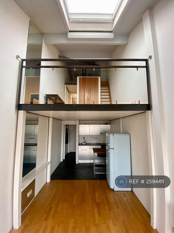 1 bedroom flat in Manhattan Building Bow Quarter, London, E3 (1 bed) (#2594411)