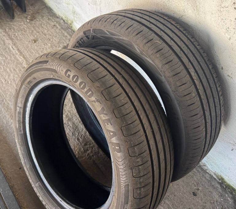 2 x GoodYear Efficient Grip 205/55/R17 