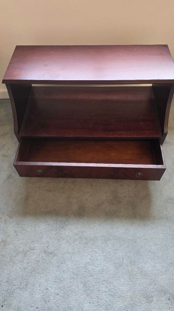 Wooden Side Table / tv unit with Drawer – Good Condition