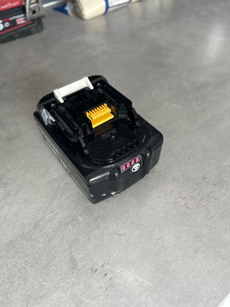 Makita 18V Li-Ion Battery - MUST be sold today!
