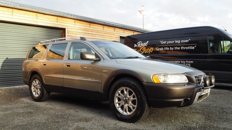 2005 Volvo XC70 D5 Auto ,Stupidly low 55k ,Recent timing belt ,great old estate