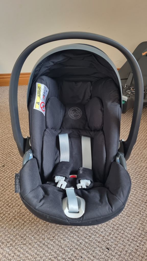 Cybex cloud z i-size carseat & isofx base
