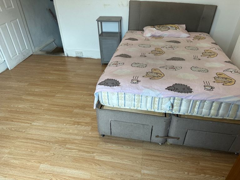 Room to Let in Stoke On Trent 