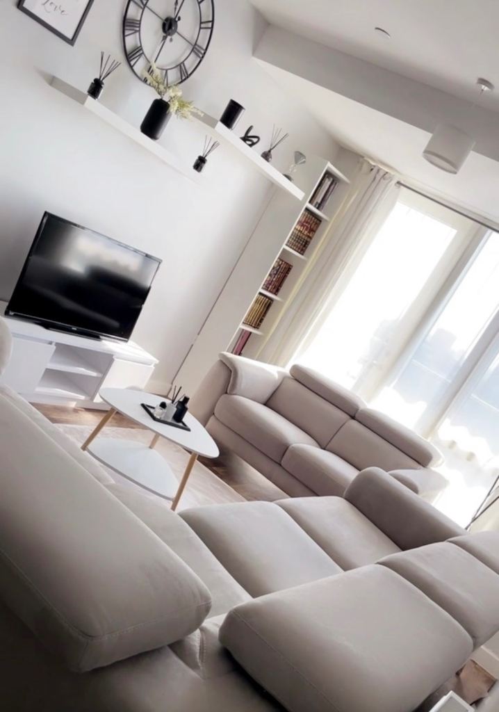 Modern 2-bedroom apartment-excellent location-E14 for house swap