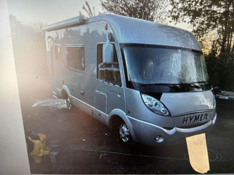 MEDIUM SIZED MOTORHOME.  HYMER.