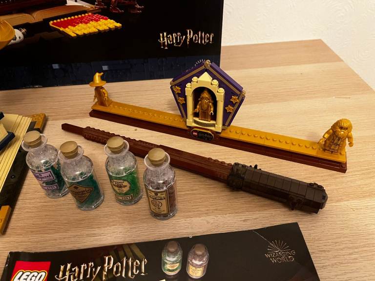 Lego Icons of Hogwarts set - with box and instructions