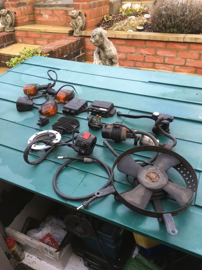 JOB LOT KAWASAKI 600 NINJA PARTS WHAT U C U BUY