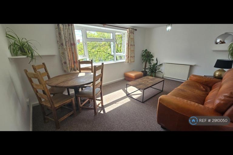 2 bedroom flat in Crown Hill, Brighton, BN2 (2 bed) (#2910050)