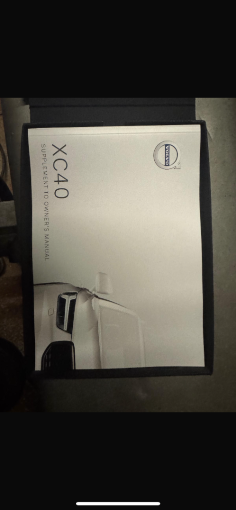 Volvo Xc40 2020 onwards book pack with cover 