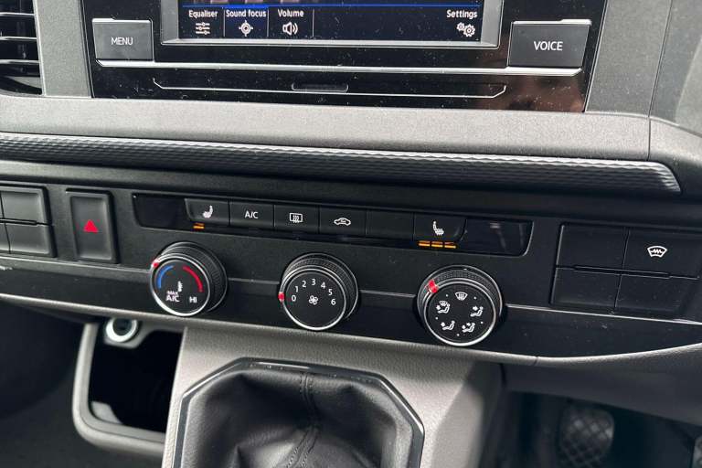 2024 Volkswagen Transporter 2.0 TDI 150 Highline Kombi Van WINDOW VAN DIESEL Manual