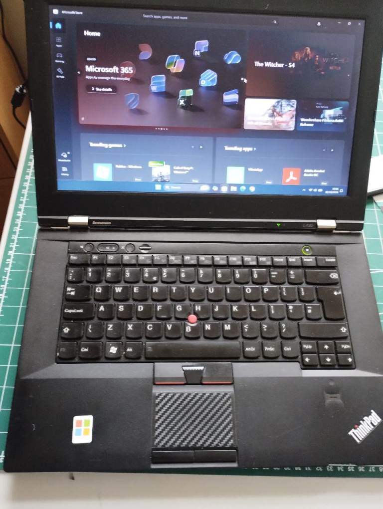 Lenovo. Windows 11, 16GB RAM, i5, 150GB SSD, FULL MICROSOFT OFFICE, Webcam, DVD Multi.