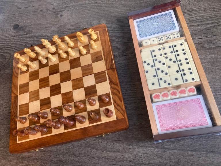 Chess set/Cribbage/Dominoes etc