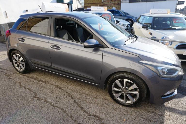 2017 Hyundai i20 1.2 Premium Nav 5dr HATCHBACK PETROL Manual