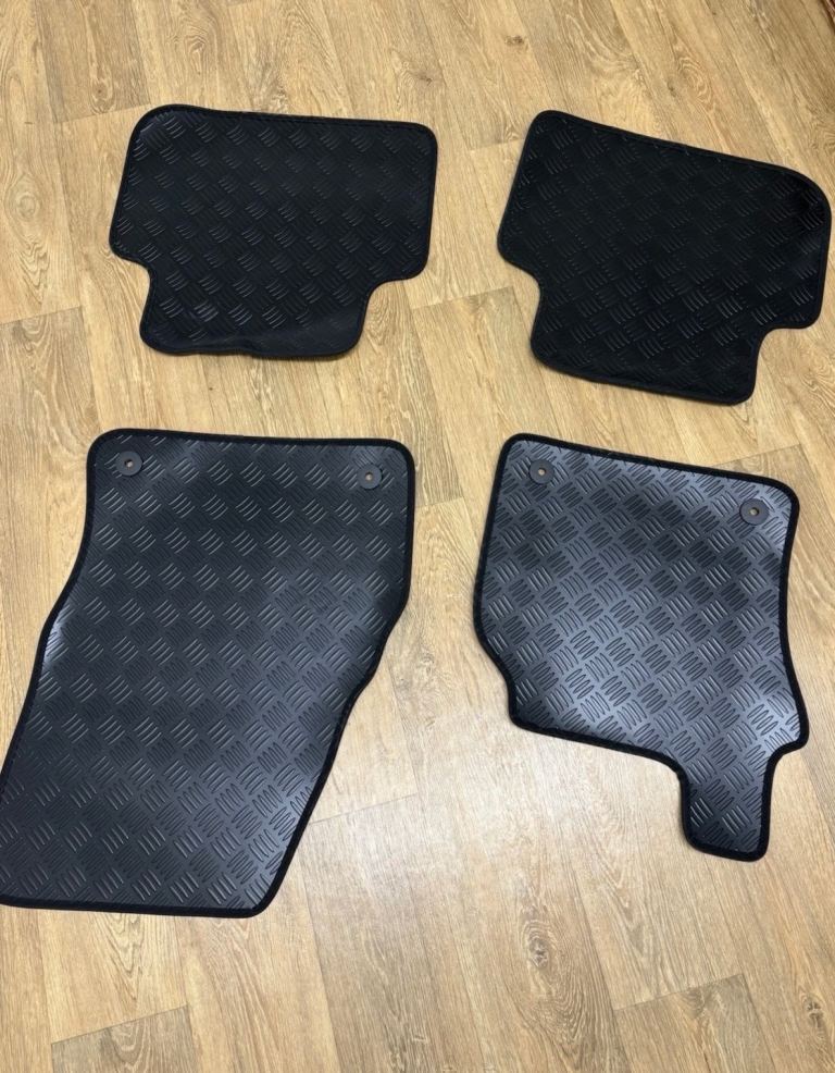 Audi Q3 rubber car mats NEW free 