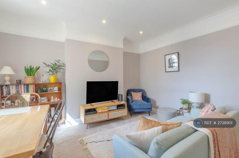 2 bedroom flat in East Dulwich Road, London, SE22 (2 bed) (#2738901)