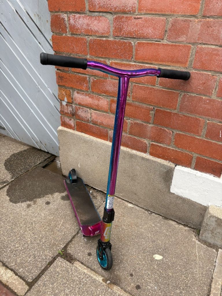Stunt scooter