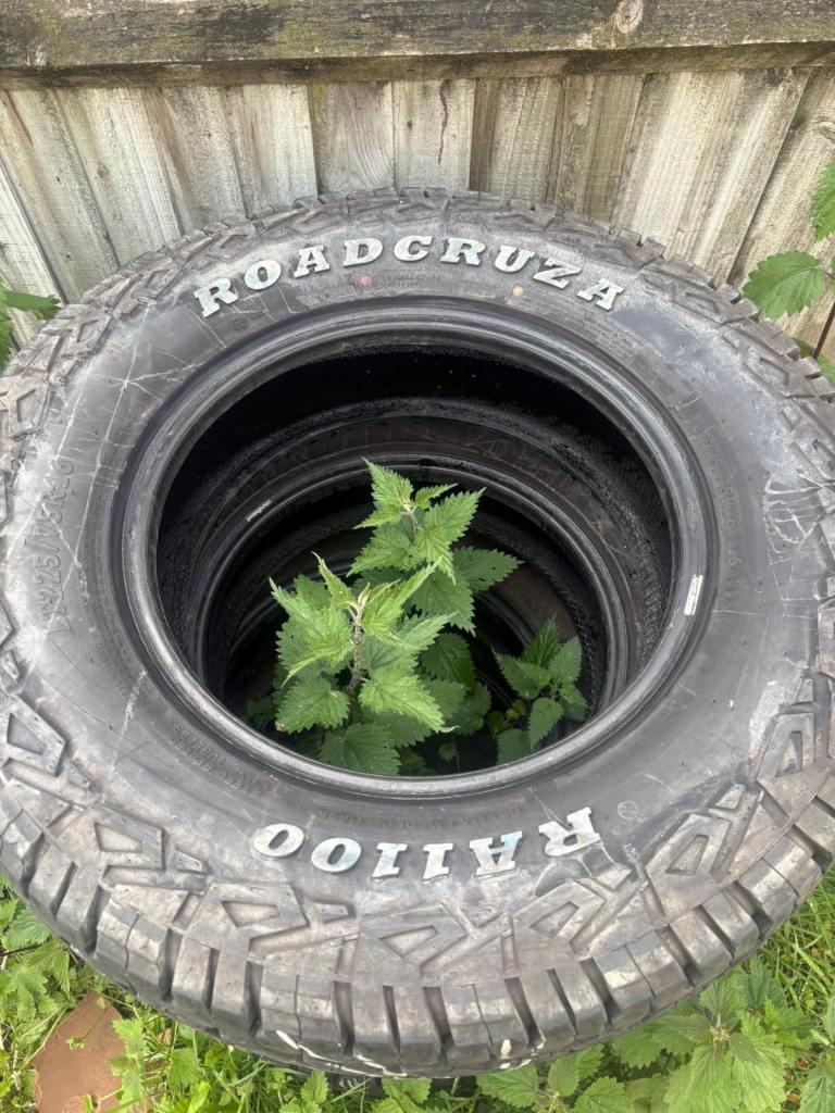 4 Roadcruza A/T tyres 225/75r16c
