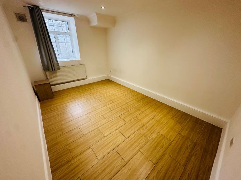 5 Bedroom House In EAST HAM 