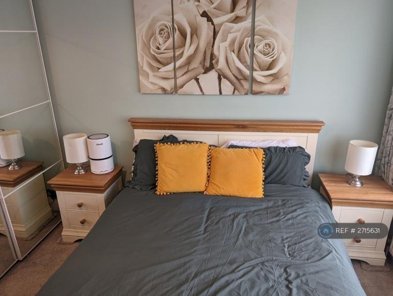 3 bedroom house in St Albans Avenue, London, E6 (3 bed) (#2715631)