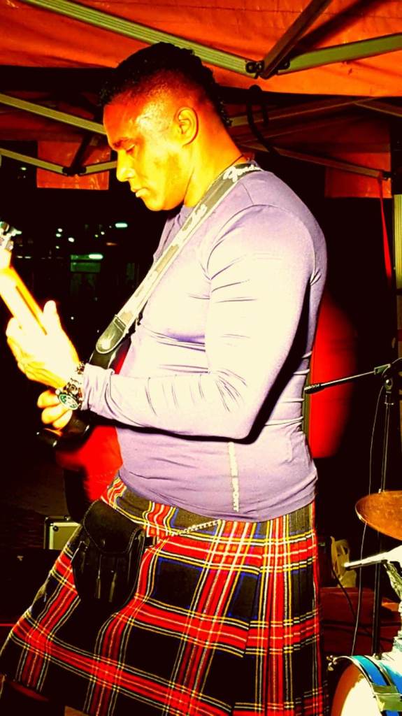 VERSATILE DRUMMER WANTED 4 REGULAR GIGING BAND ROCK POP REGGAE SOUL BLUES COVERS & ORIGINALS