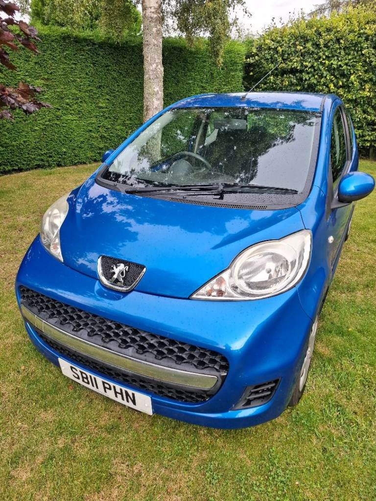 2011 Peuguot 107 49k miles 1 previous owner 60+mpg 