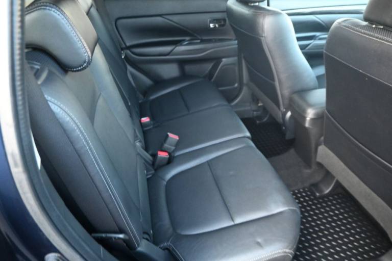 2017 Mitsubishi Outlander 2.2 DI-D 4 SUV 5dr Diesel Manual 4WD Euro 6 (s/s) (147 ps) ESTATE Diese...