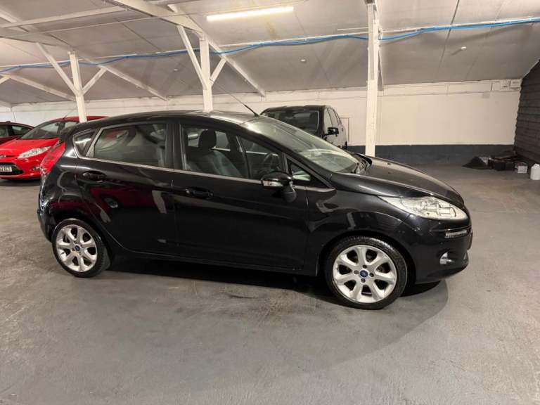  Ford Fiesta 1.25 Centura 5dr Petrol