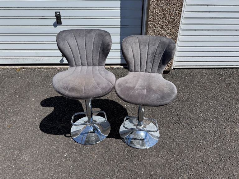 Bar stools velvet grey