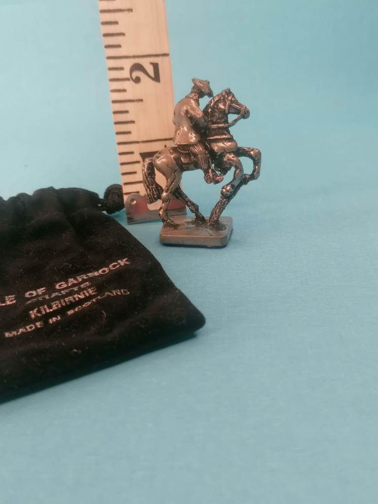 Vintage Vale of Garnock  Crafts Kilbirnie small collectible  hirse figurine.