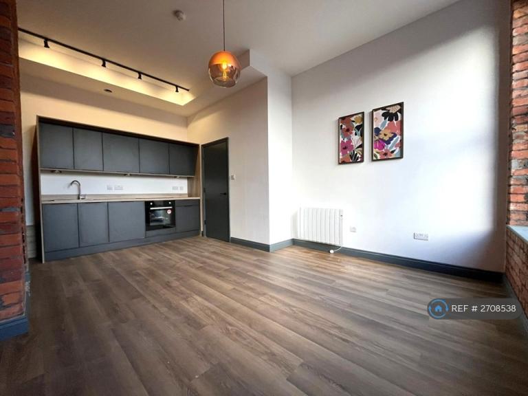 1 bedroom flat in Twist Lane, Leigh, WN7 (1 bed) (#2708538)