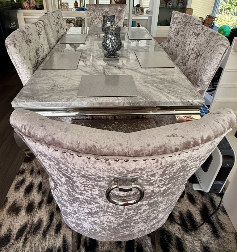 Beautiful Marble Topped Dining Table & 6 Knocker Chairs
