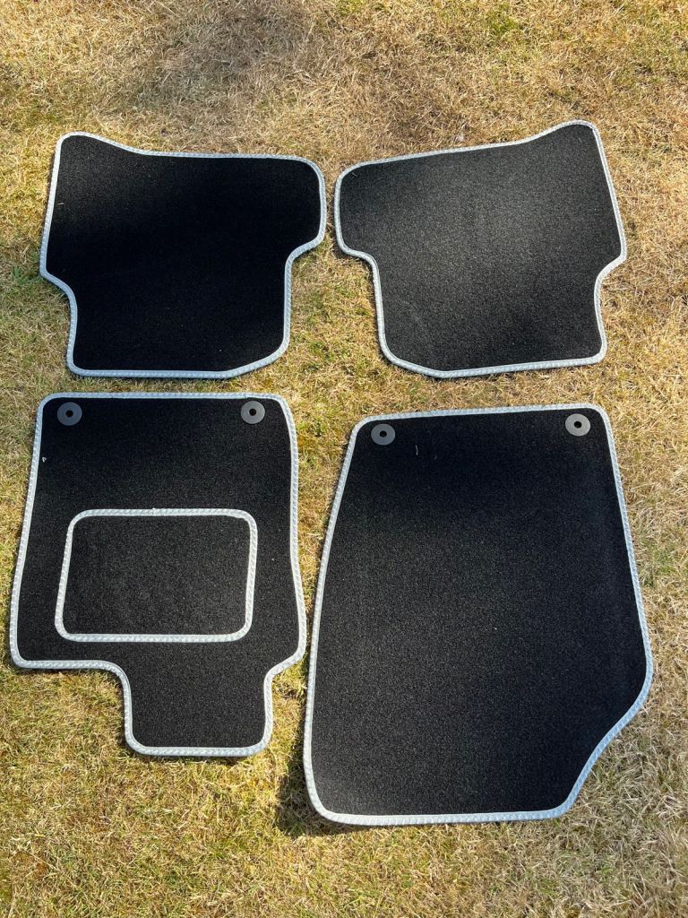 New and Unused Skoda Fabia 2015-2021 - Tailored Car Floor Mats - Black Carpet