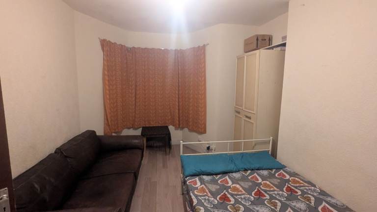 Nice double room in ilford