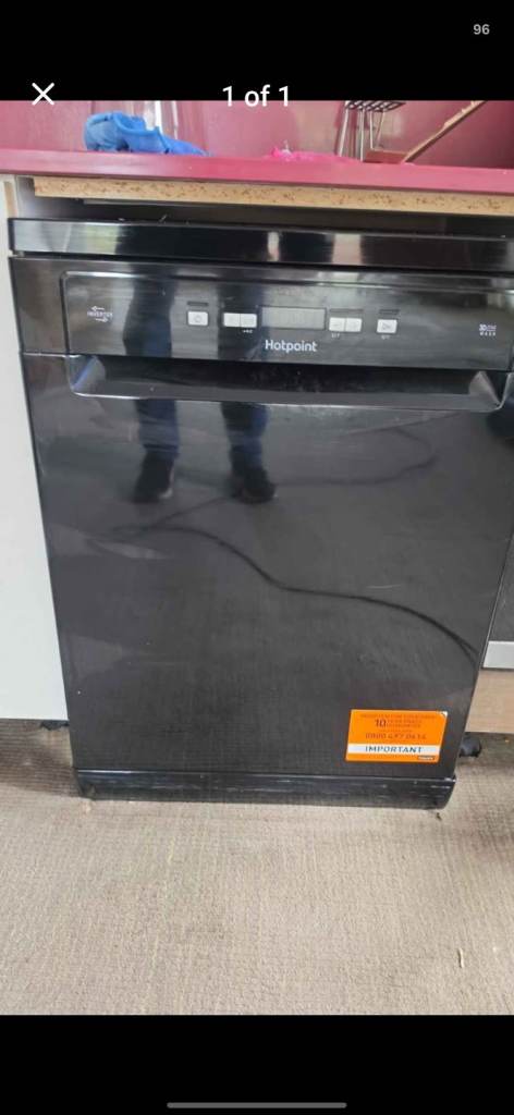 Hotpoint full size dishwasher 