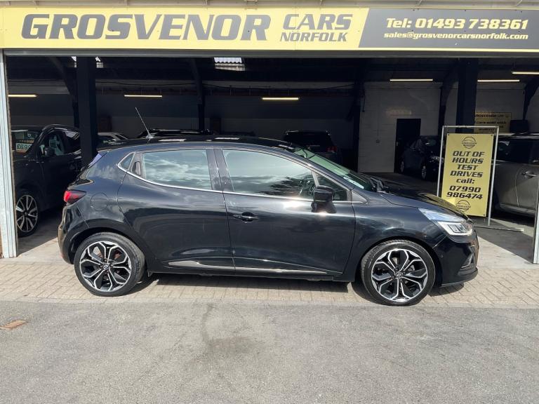 2017 Renault Clio 0.9 TCe Signature Nav Hatchback 5dr Petrol Manual Euro 6