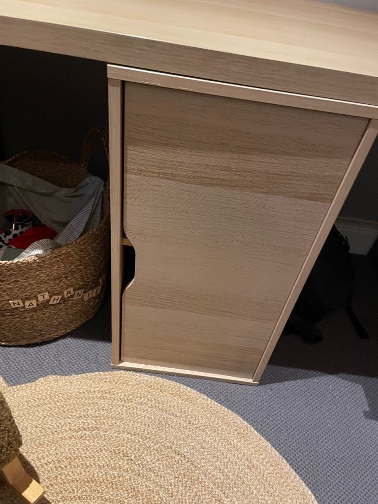 Kids desk - perfect condition and great quality - seats 2